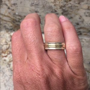 Two tone band ring